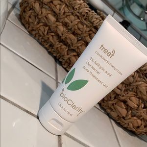 NEVER USED bioClarity treat gel !!